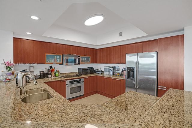 14951 Royal Oaks Lane 803, North Miami, FL 33181
