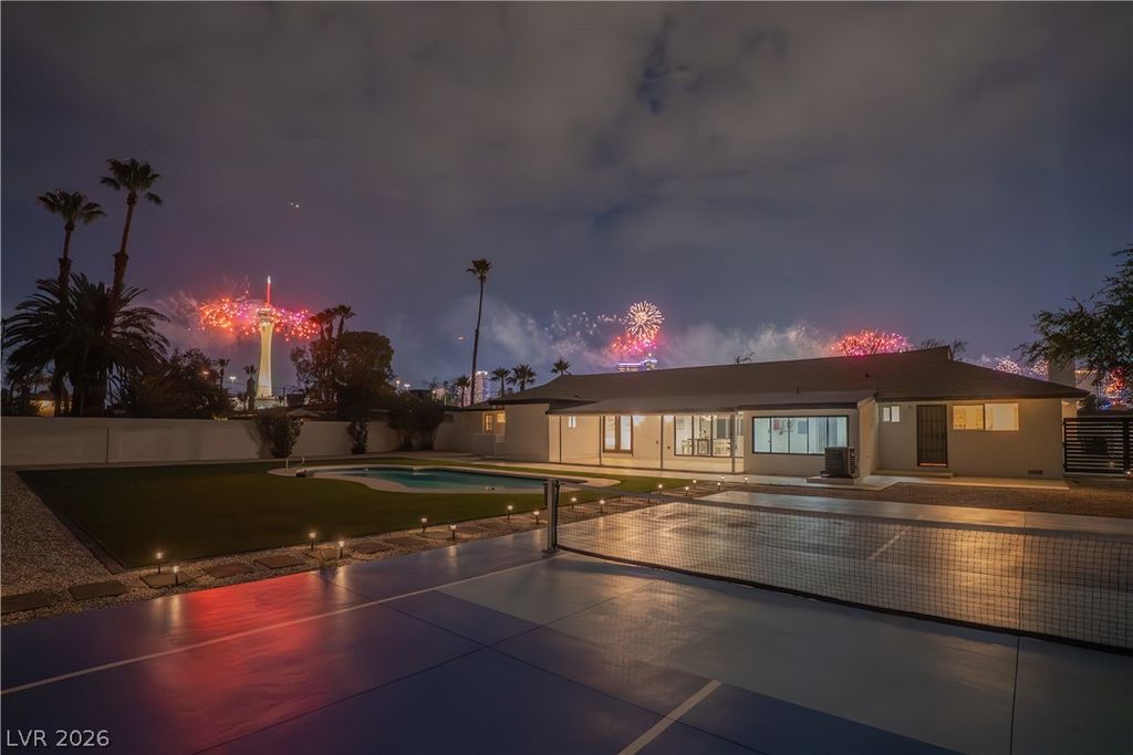 2106 West Oakey Boulevard, Las Vegas, NV 89102 — exterior