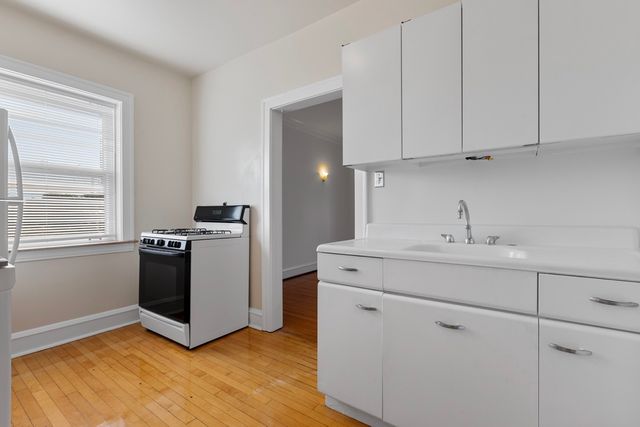 816 Mulford Street 2R, Evanston, IL 60202