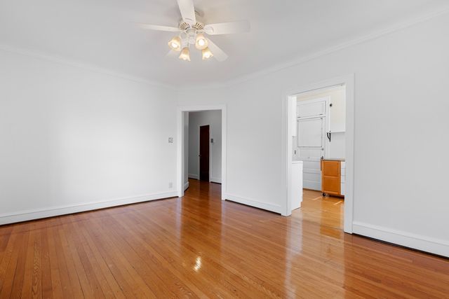 816 Mulford Street 2R, Evanston, IL 60202