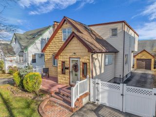 95 Liberty Boulevard, Valley Stream, NY 11580