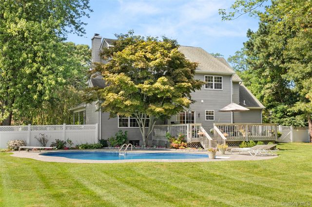 1 Hunting Hill Drive, Blue Point, NY 11715