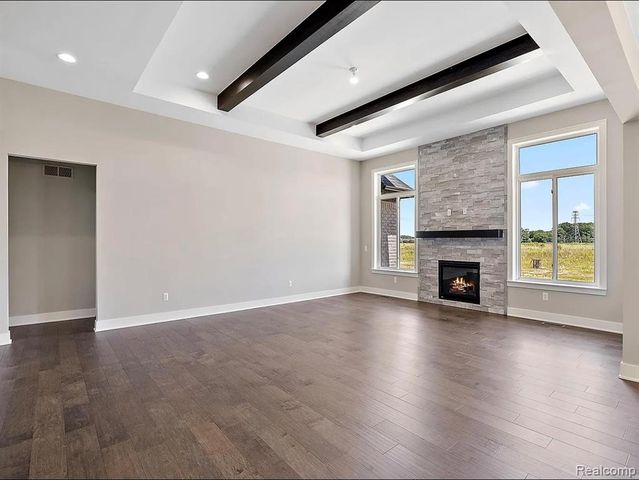 27655 Hagen Rd, Chesterfield, MI 48051