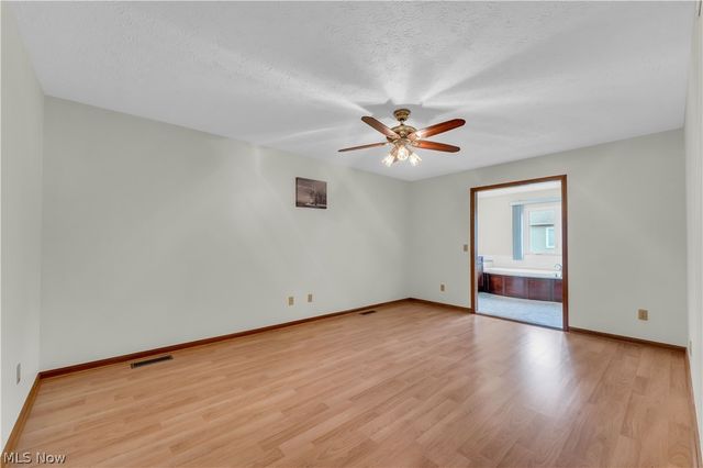 120 Ambleside Way, Amherst, OH 44001