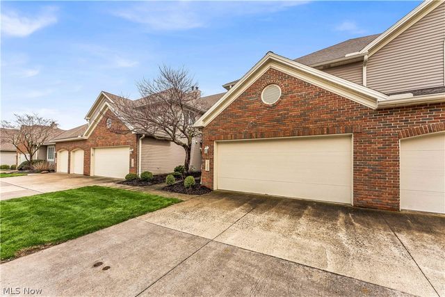 120 Ambleside Way, Amherst, OH 44001