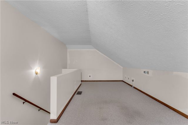 120 Ambleside Way, Amherst, OH 44001