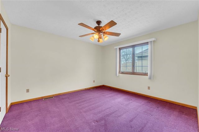 120 Ambleside Way, Amherst, OH 44001