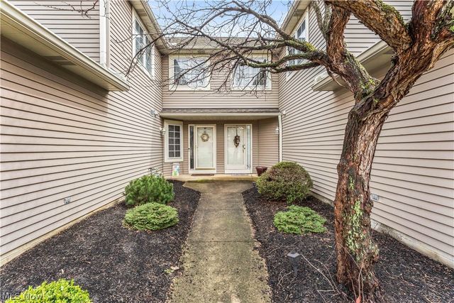120 Ambleside Way, Amherst, OH 44001