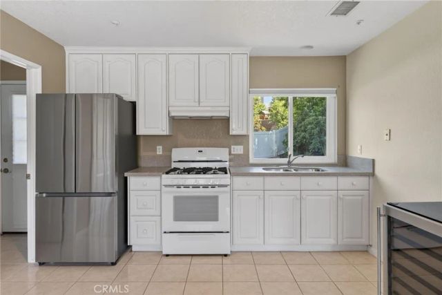 6220 Century Hill, Riverside, CA 92506
