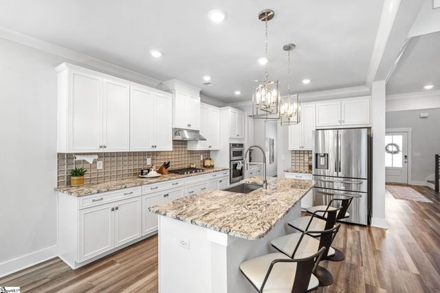 901 Whitemarsh Avenue, Simpsonville, SC 29680