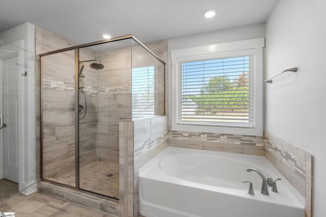 901 Whitemarsh Avenue, Simpsonville, SC 29680