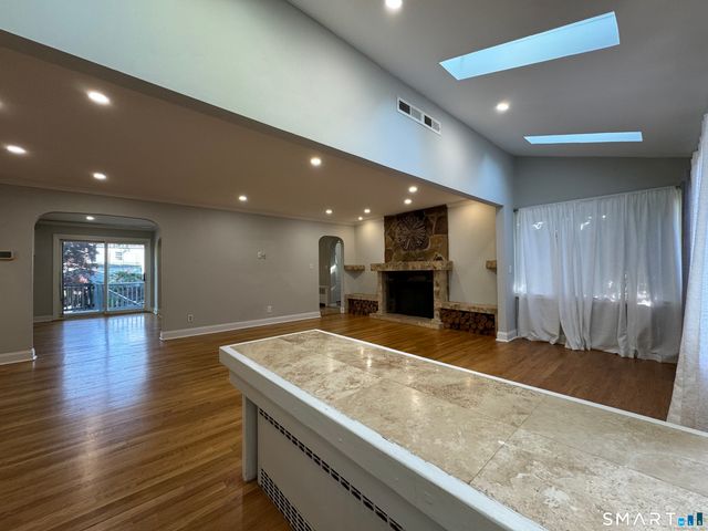 415 Savoy Street, Bridgeport, CT 06606