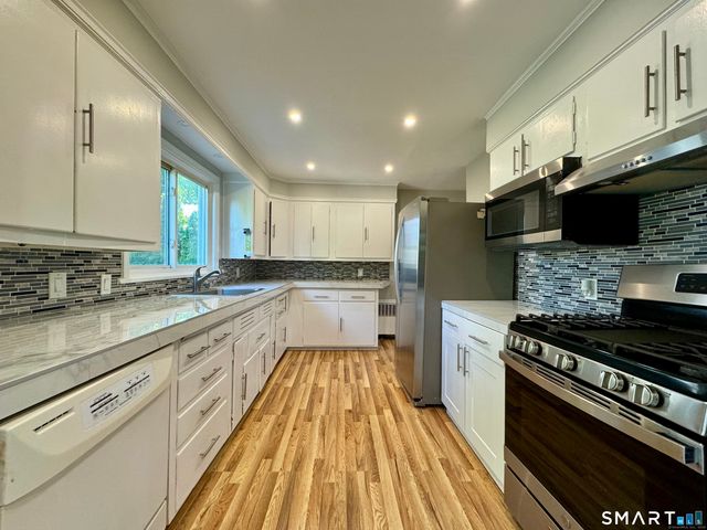 415 Savoy Street, Bridgeport, CT 06606