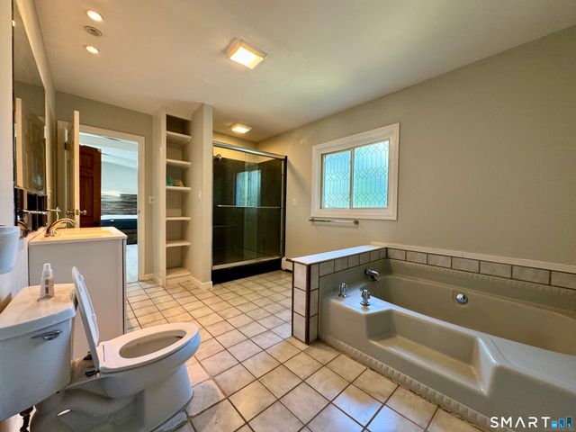 415 Savoy Street, Bridgeport, CT 06606