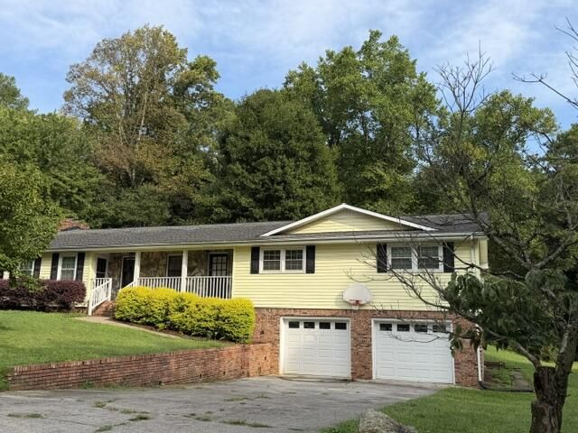 1902 Mountain Brook Drive, Dalton, GA 30720