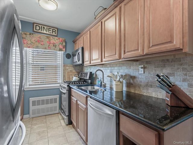 71-42 Little Neck Parkway 153B, Floral Park, NY 11004