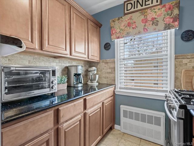 71-42 Little Neck Parkway 153B, Floral Park, NY 11004