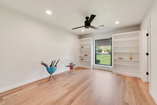 500 Del Rio Court, Irving, TX 75062