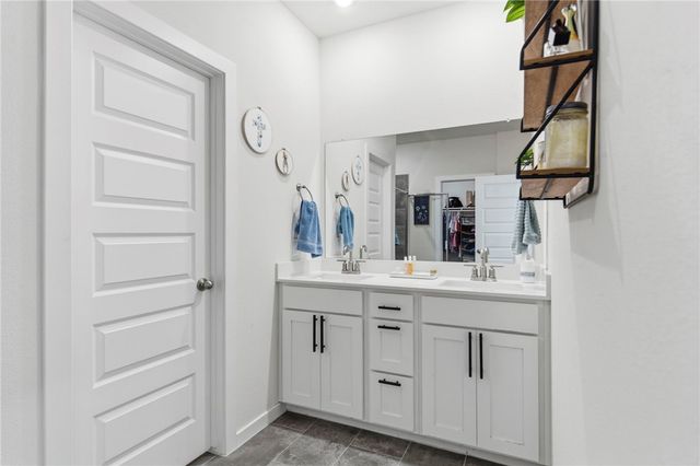 233 S Harrogate Lane, Fayetteville, AR 72704