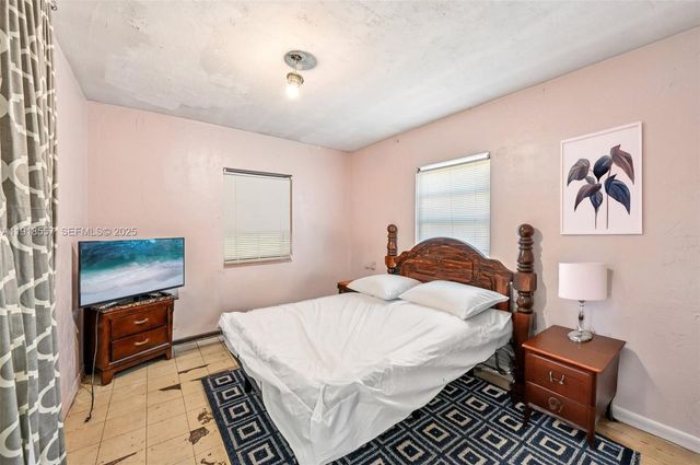 15900 NW 27th Ct, Miami Gardens, FL 33054