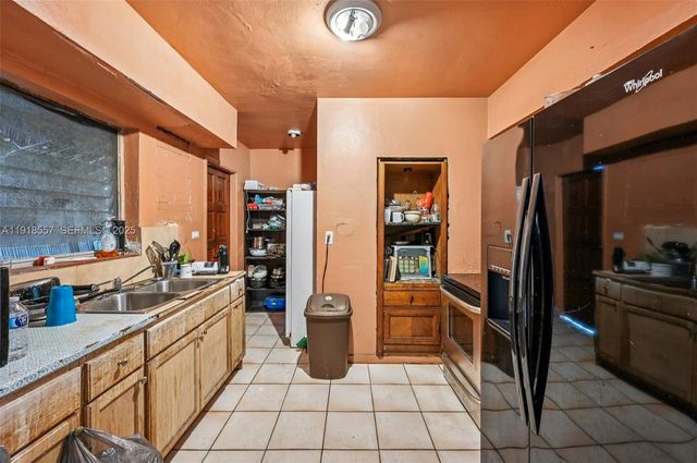 15900 NW 27th Ct, Miami Gardens, FL 33054