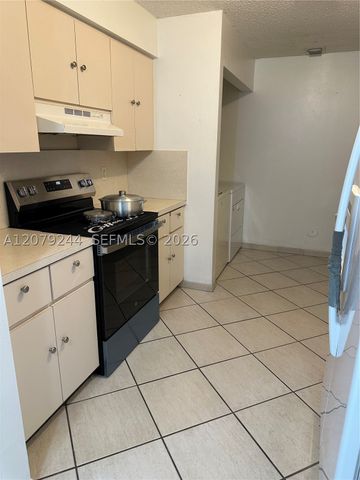 6104 Pierce St, Hollywood, FL 33024