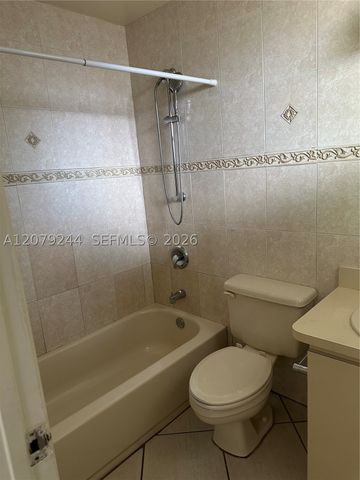 6104 Pierce St, Hollywood, FL 33024