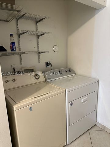 6104 Pierce St, Hollywood, FL 33024