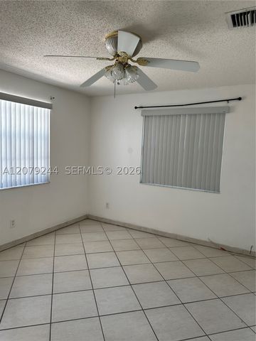 6104 Pierce St, Hollywood, FL 33024