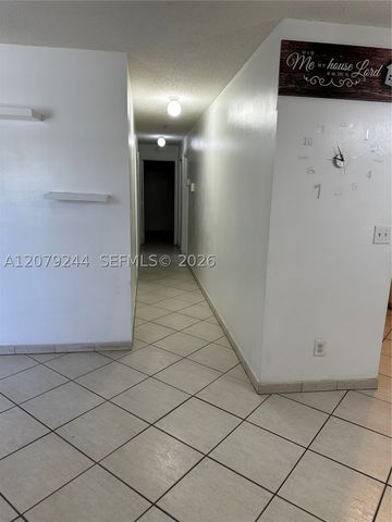 6104 Pierce St, Hollywood, FL 33024