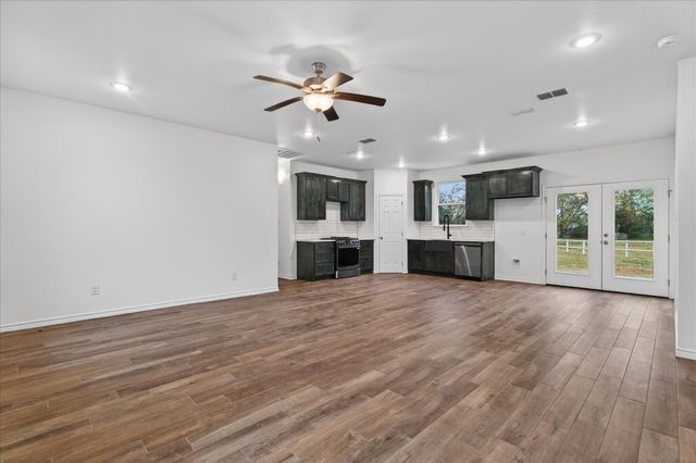 695 Ravine Street, Emory, TX 75440