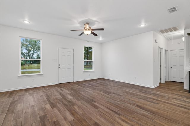 695 Ravine Street, Emory, TX 75440