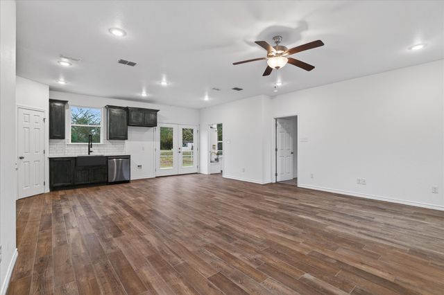 695 Ravine Street, Emory, TX 75440