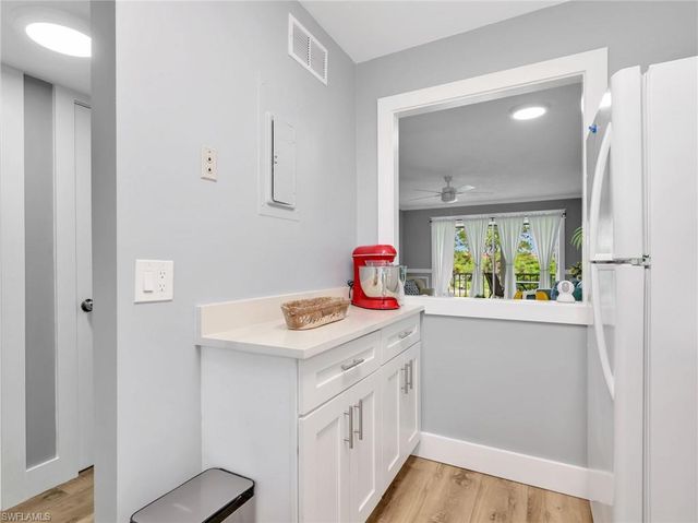 150 Turtle Lake CT 303, Naples, FL 34105
