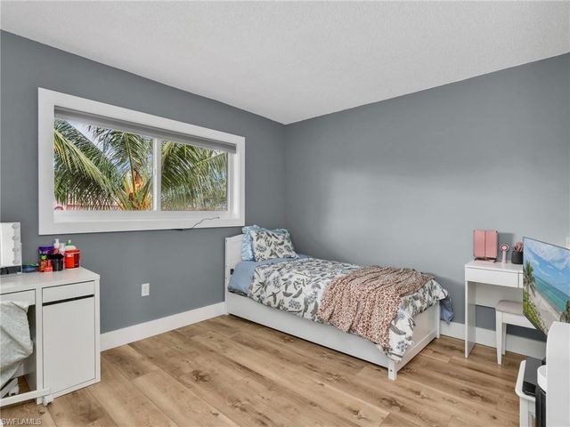 150 Turtle Lake CT 303, Naples, FL 34105