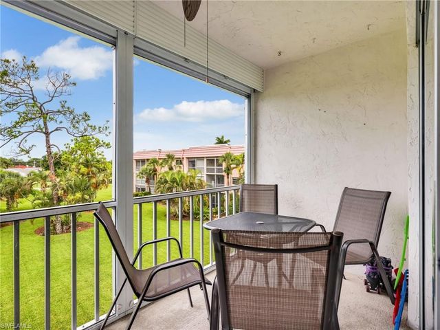 150 Turtle Lake CT 303, Naples, FL 34105