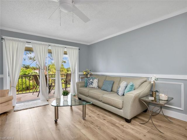 150 Turtle Lake CT 303, Naples, FL 34105