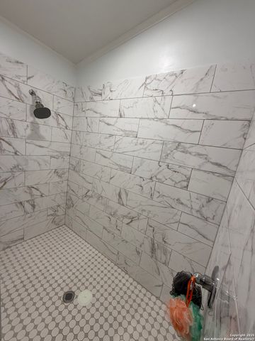 245 Laurel Creek, Pipe Creek, TX 78063