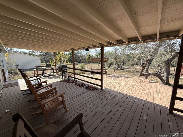 245 Laurel Creek, Pipe Creek, TX 78063