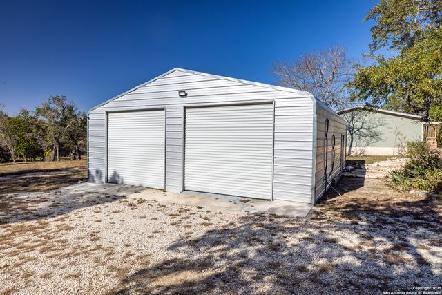 245 Laurel Creek, Pipe Creek, TX 78063