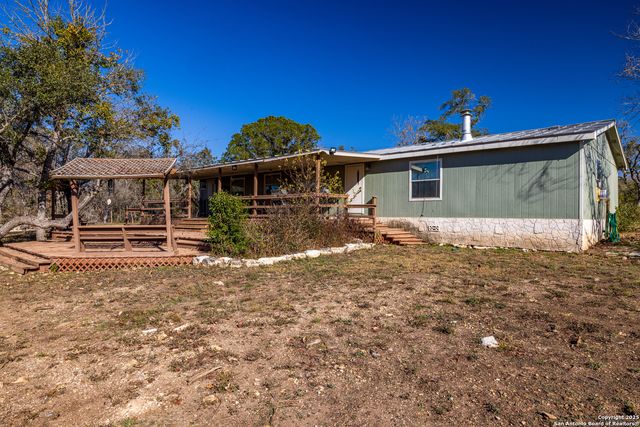 245 Laurel Creek, Pipe Creek, TX 78063
