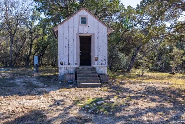 245 Laurel Creek, Pipe Creek, TX 78063
