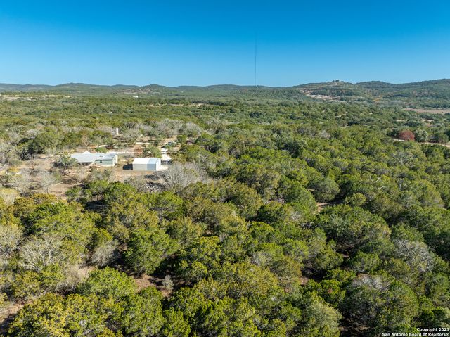 245 Laurel Creek, Pipe Creek, TX 78063