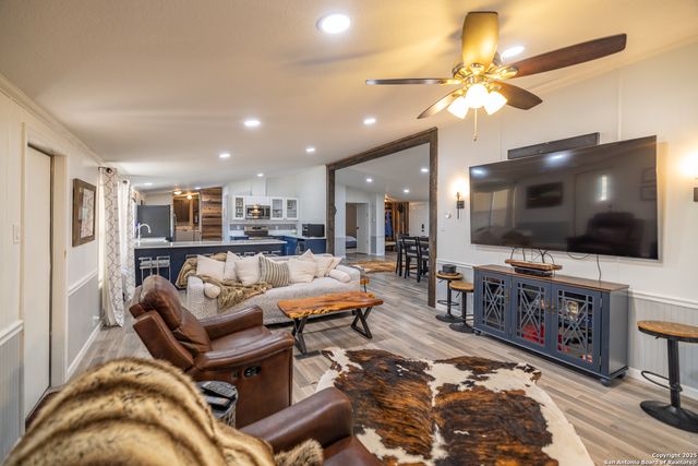 245 Laurel Creek, Pipe Creek, TX 78063