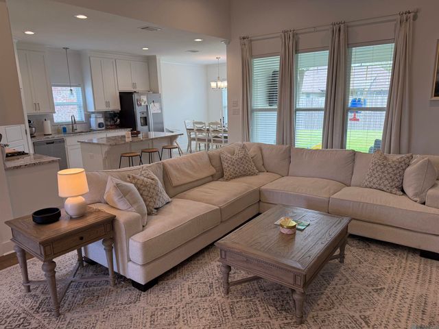 14024 Trailhead Dr, Gonzales, LA 70737