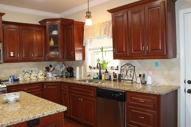 157 Waverly Circle, El Dorado, AR 71730