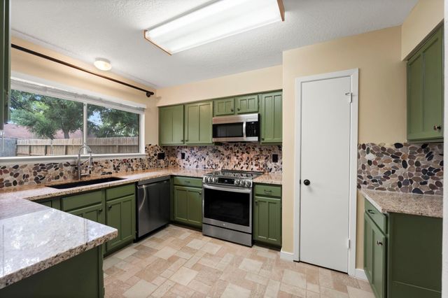 16734 Summer Dew Lane, Houston, TX 77095