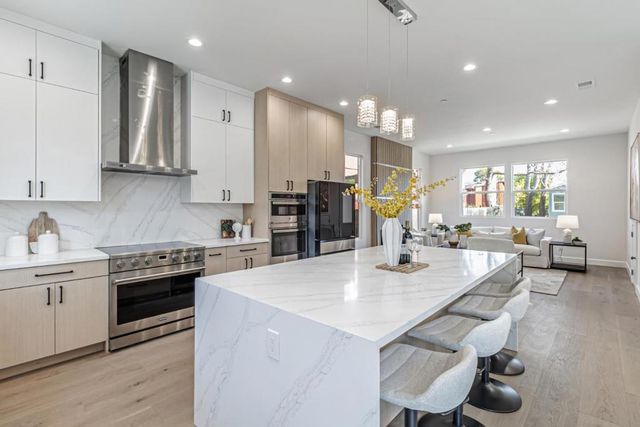 304308 Redwood Avenue, Redwood City, CA 94061