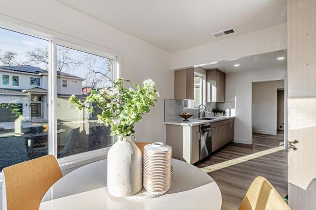 304308 Redwood Avenue, Redwood City, CA 94061