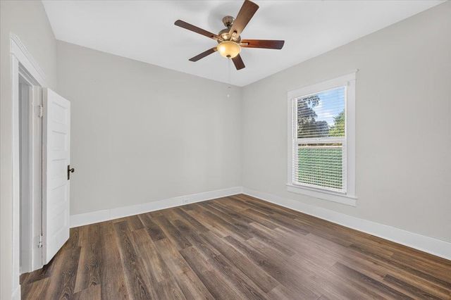 720 E Dudley Avenue, Fresno, CA 93728